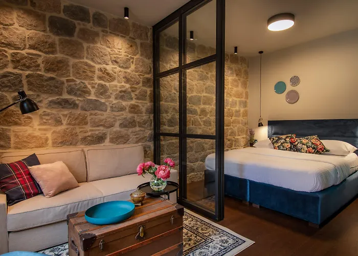 Couette-café Luxury Mareta 4*