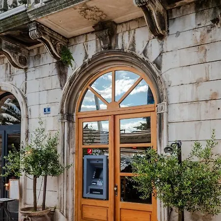 Luxury Mareta Bed & Breakfast 4*