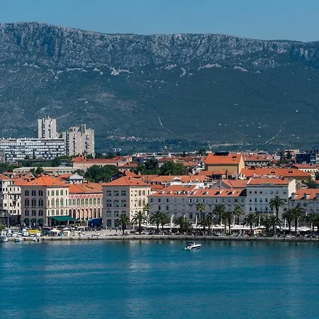 Luxury Mareta krevet i doručak 4*